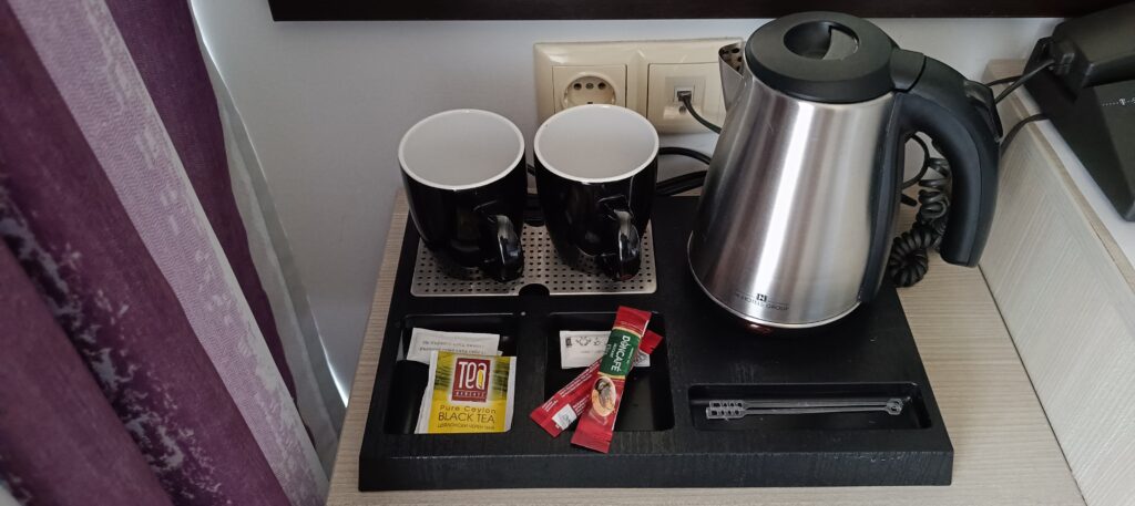 Imperial Resort Słoneczny Brzeg - Opinie O Hotelu 8 Zestaw do parzenia kawy i herbaty w hotelu HI HOTELS Group w Słonecznym Brzegu