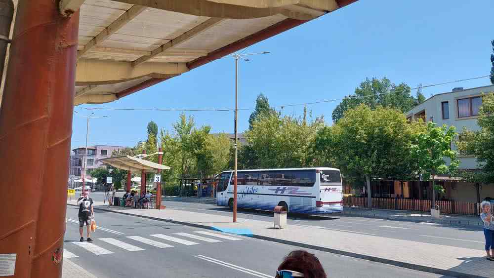 Jak Dojechać Ze Słonecznego Brzegu Na Lotnisko W Warnie 2 Dworzec autobusowy w Słonecznym Brzegu - w oczekiwaniu na autobus do Warny
