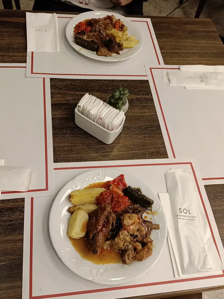 Sol Nessebar Palace: Pięć Gwiazdek W Otoczeniu Dziecięcego Krzyku 8 sol nessebar palace jedzenie na all inclusive | Słoneczny Brzeg